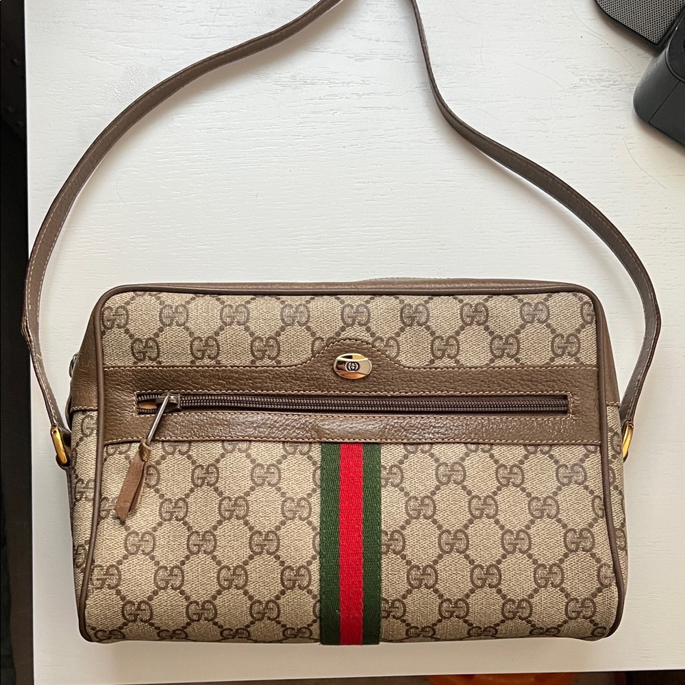 Gucci vintage canvas Beige and Brown monogram purse sherry stripe Bag good cond